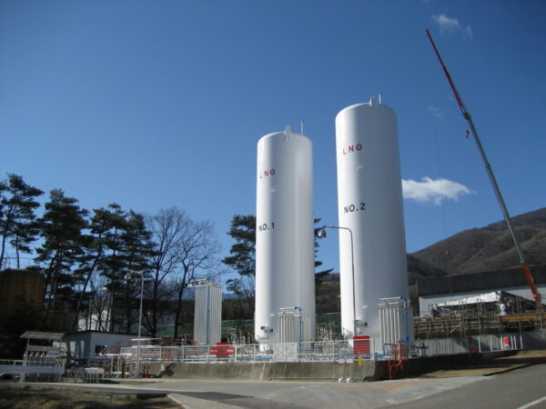 堅型円筒二重殻型LNG貯槽の写真