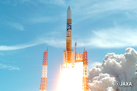 宇宙高級研究開発機構（JAXA）様提供、ロケット打上げの写真
